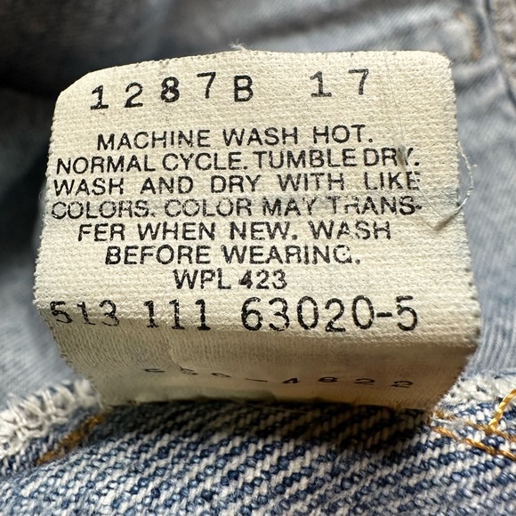 Vintage Levi 550 Relaxed Fit Distressed Jeans, Size 34x30 - Picture 11 of 12